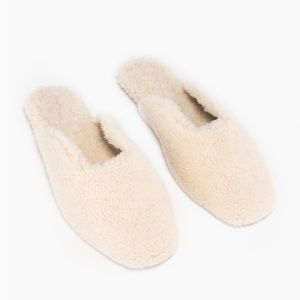 ✨like new ✨ SLEEPER Cream Shearling Slippers, size 39
